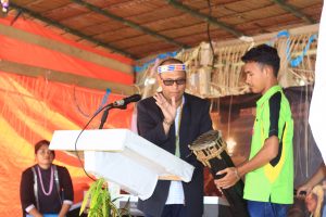 Bupati Mentawai Yudas Sabaggalalet membuka acara Musda II AMAN Mentawai